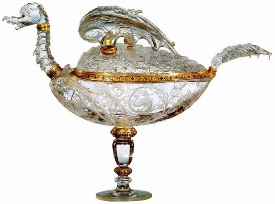 Чаша в виде цапли (горный хрусталь, золото, эмаль, гравировка).Флоренция.