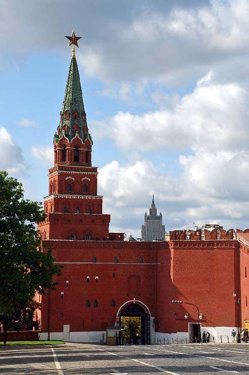 Башни Московского Кремля - Боровицкая башня - Башни Московского Кремля